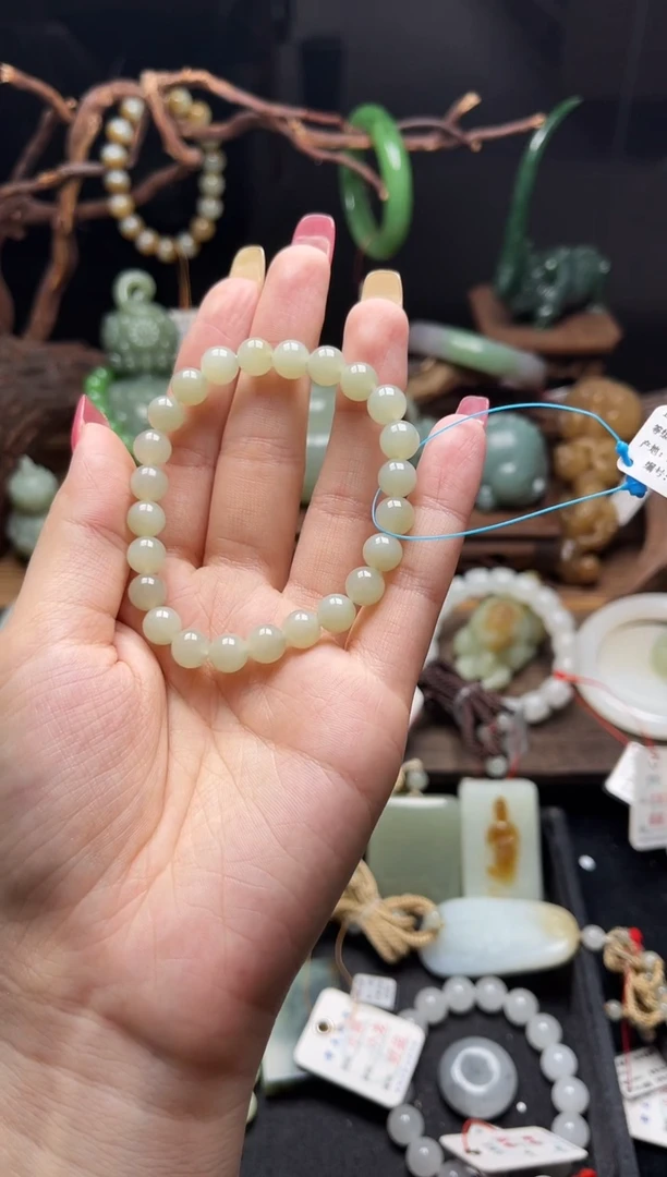 手串未镶嵌和田玉卡8且末青白圆珠 有瑕疵 多样性发一