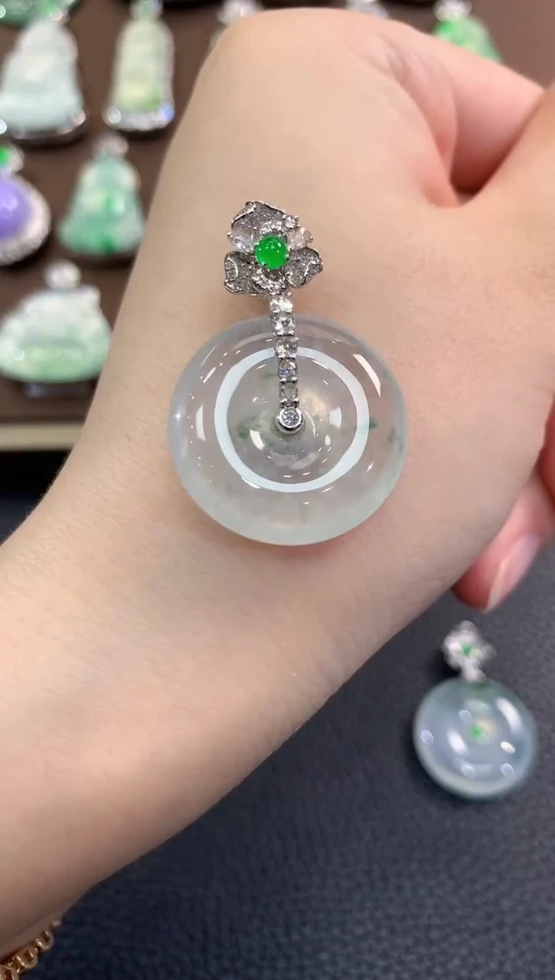 翡翠18K金镶嵌吊坠(不含链)春日珠宝 B70