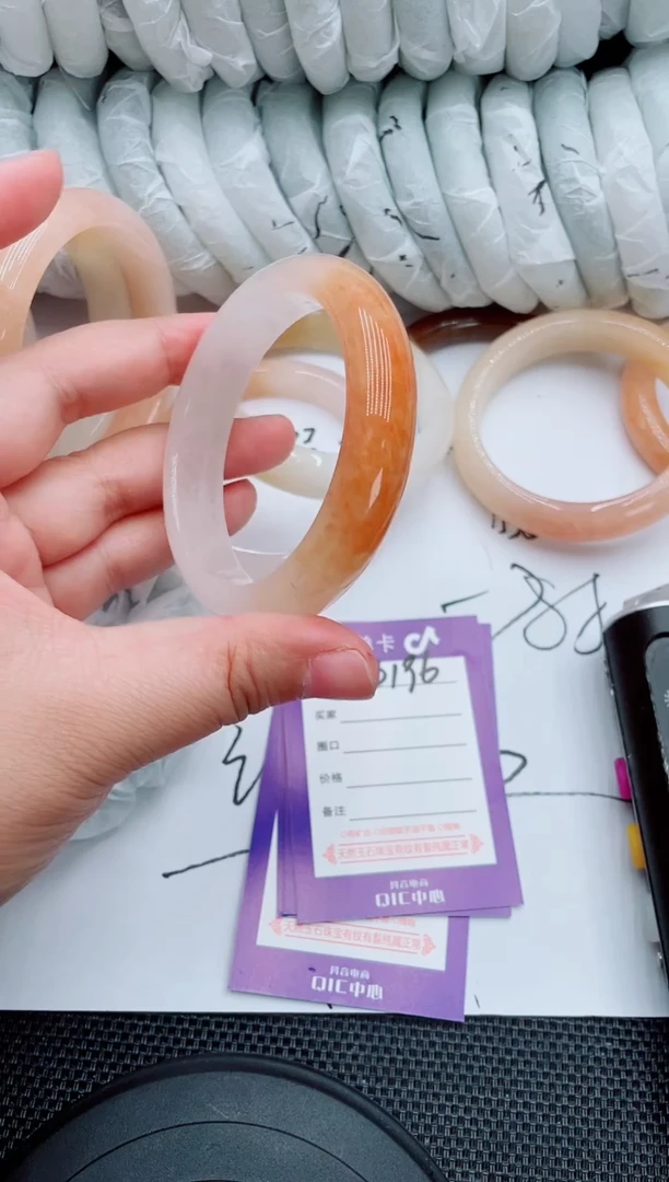 石英质玉手镯未镶嵌D196-56-57