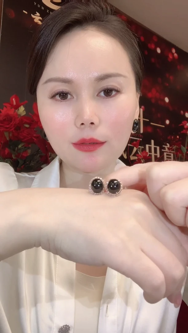 18K金镶嵌翡翠耳饰D103