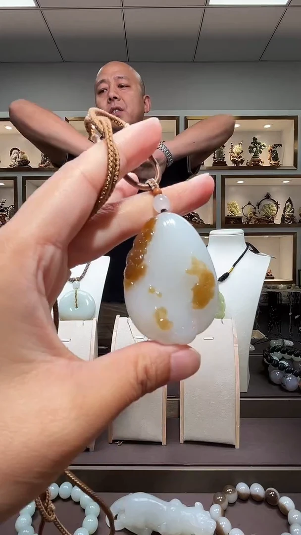 和田玉未镶嵌颈饰苏