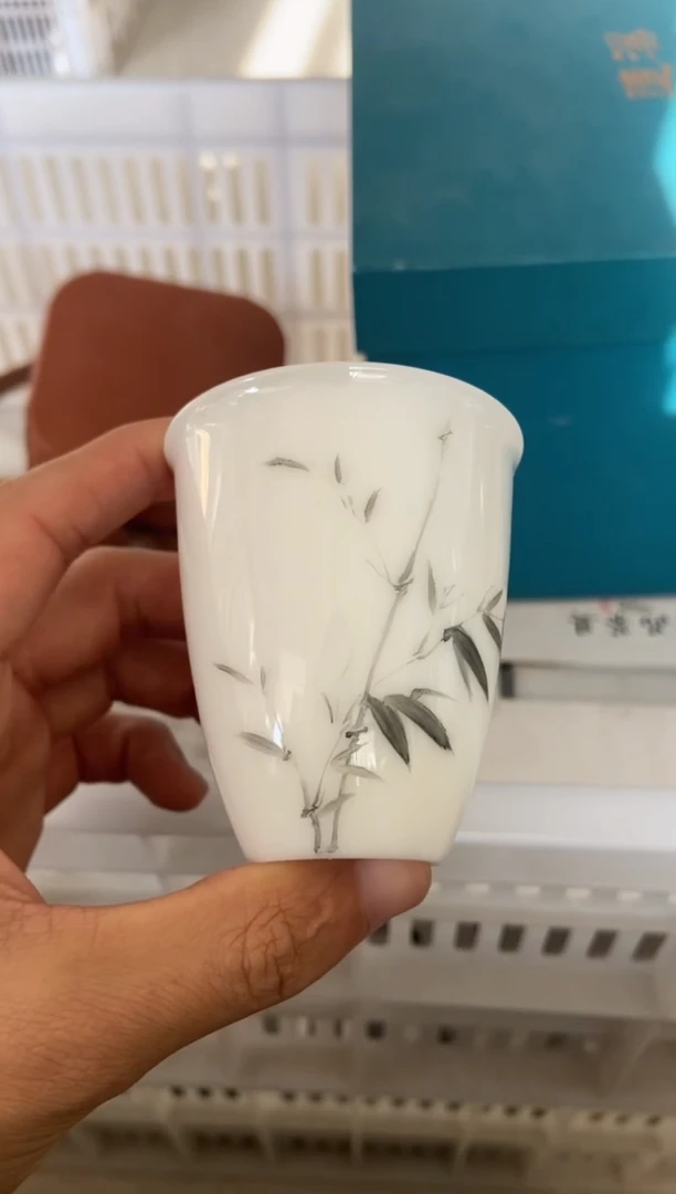 杯无运费险有瑕疵的摄影的产品有使用过的痕迹有点脏介意勿拍