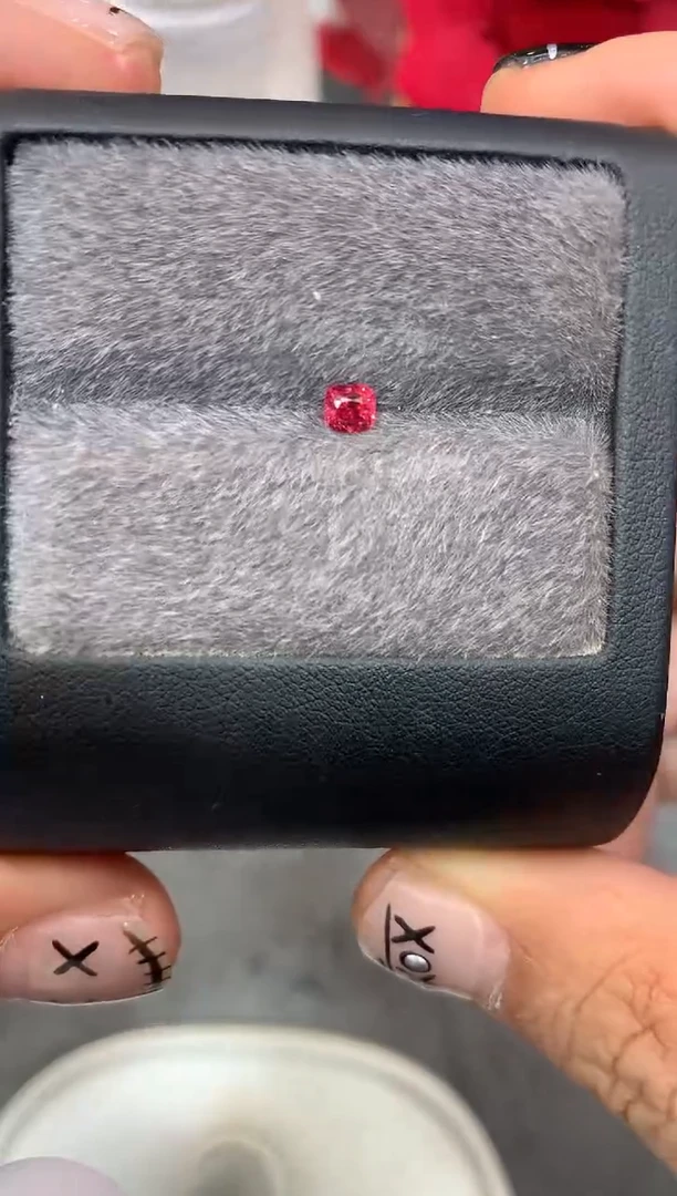 裸石尖晶石枕型 绝地 0.38ct