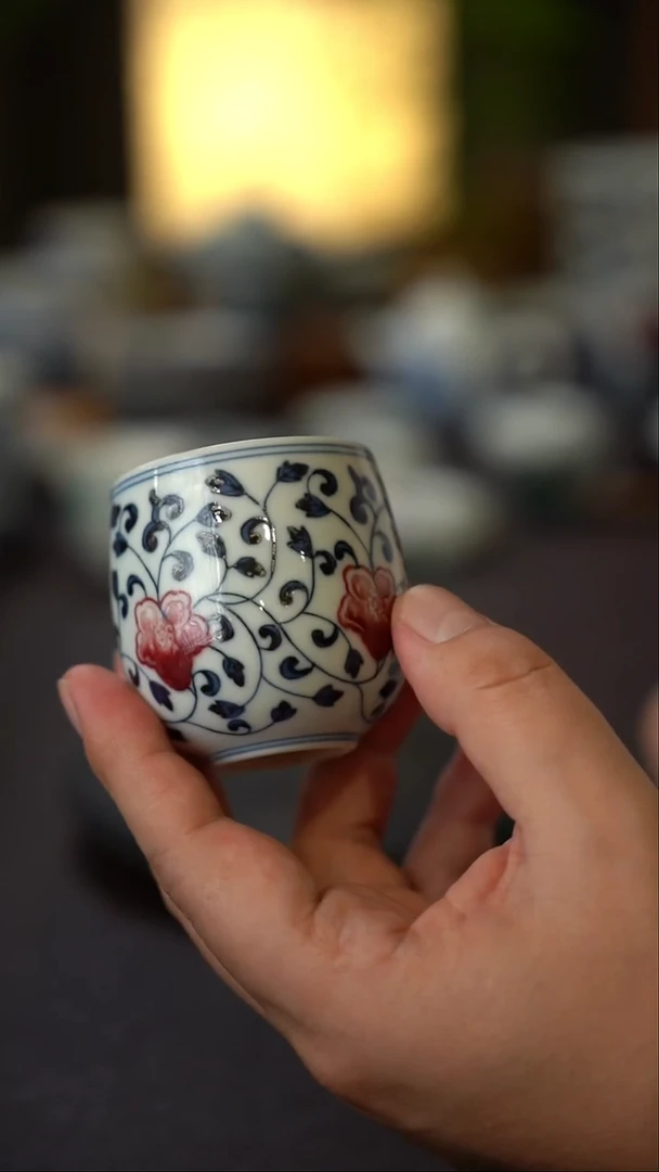 景德镇全手工手绘青花釉里红握手杯