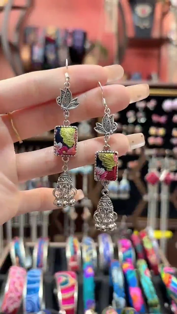 织绣 云织谣民族风精美饰品   324