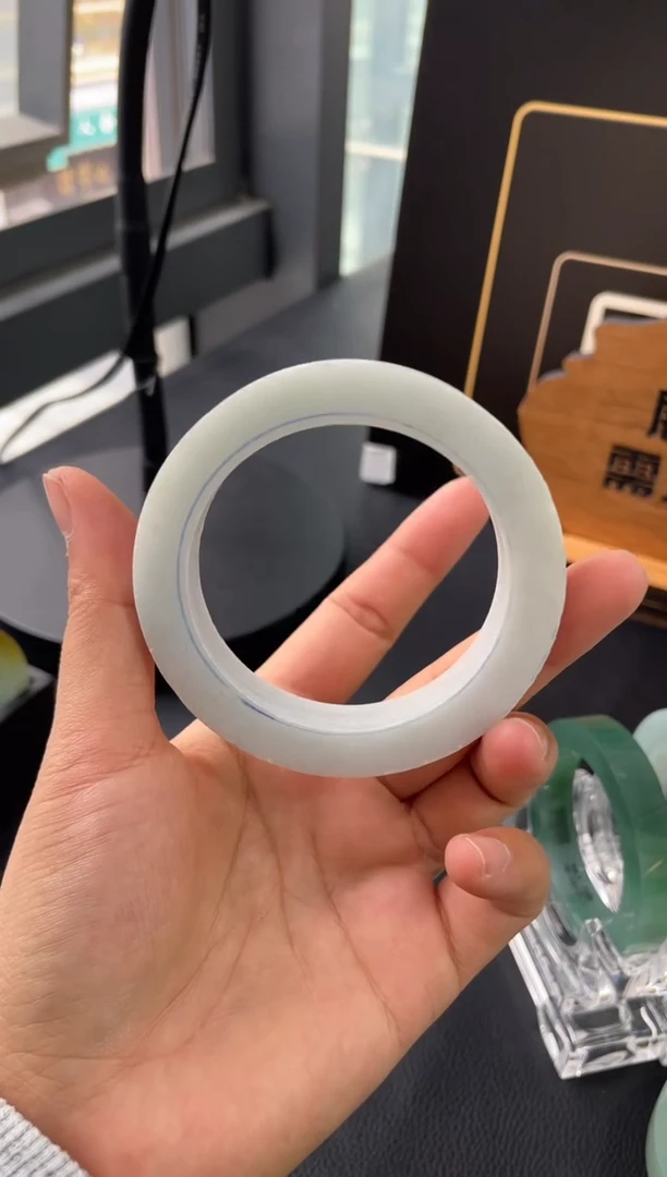 未镶嵌手镯定制翡翠手镯