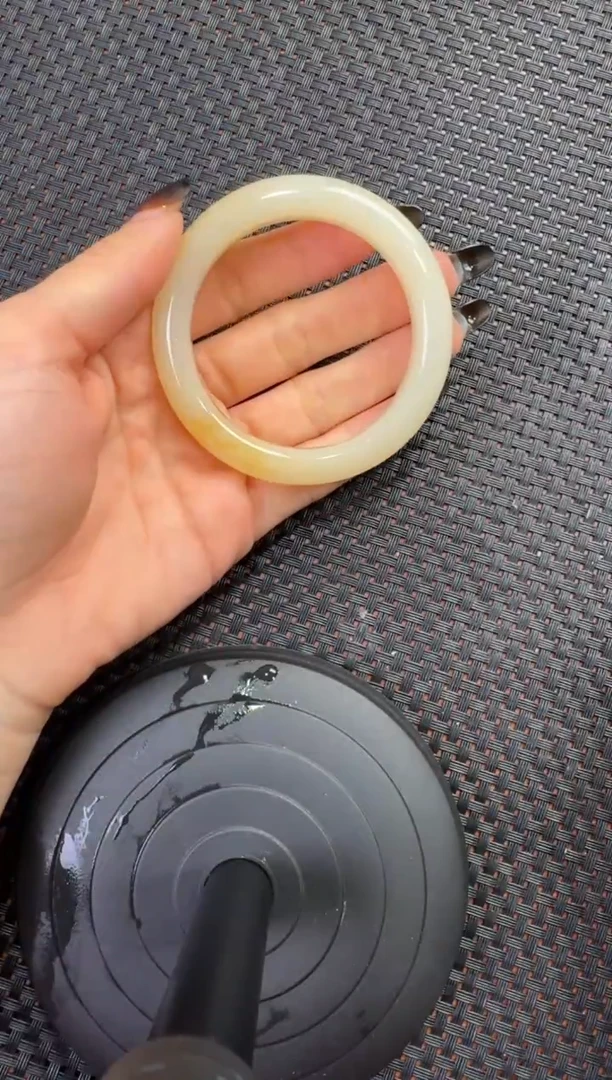 未镶嵌手镯和田玉金山糖白手镯圈口54