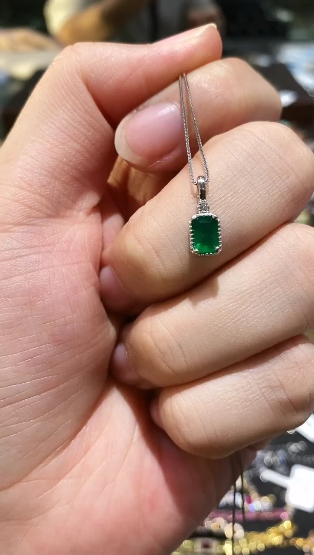 【闪购商品】祖母绿颈饰银S925镶嵌吊坠