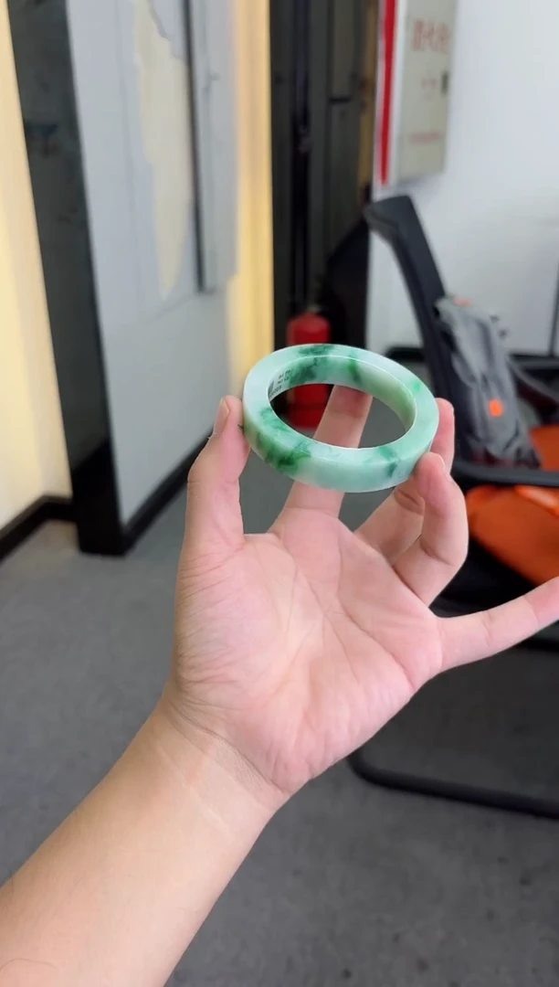 定制翡翠手镯未镶嵌花*子手镯