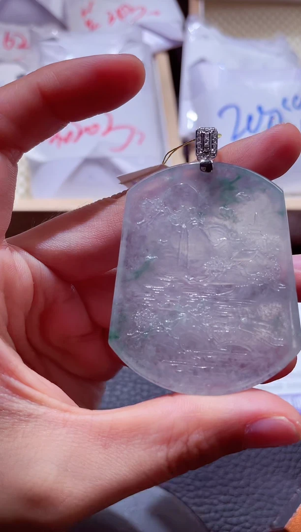 颈饰18K金镶嵌翡翠00004508