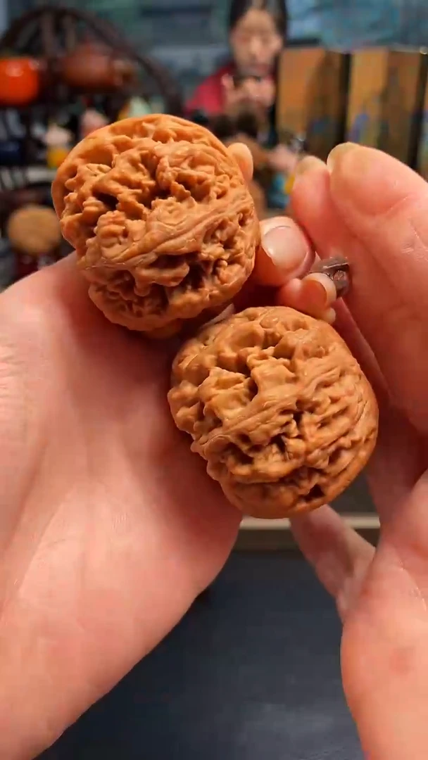 【闪购商品】文玩核桃把件C80大粗筋45