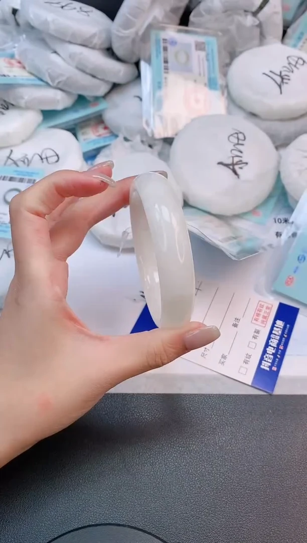 未镶嵌手镯和田玉22L279-60