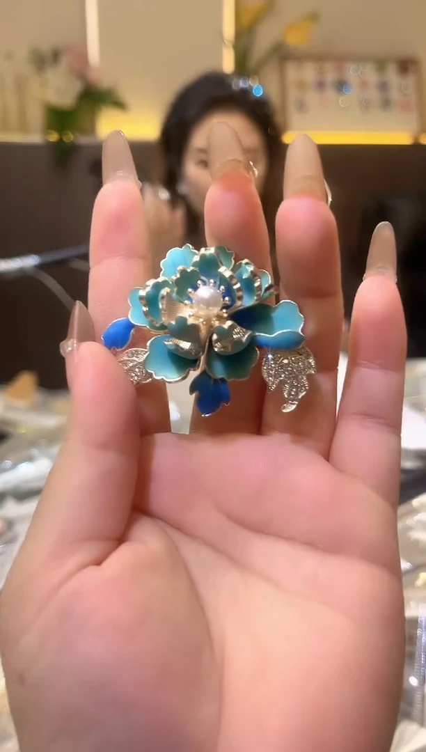 锆石铁合金精品饰界