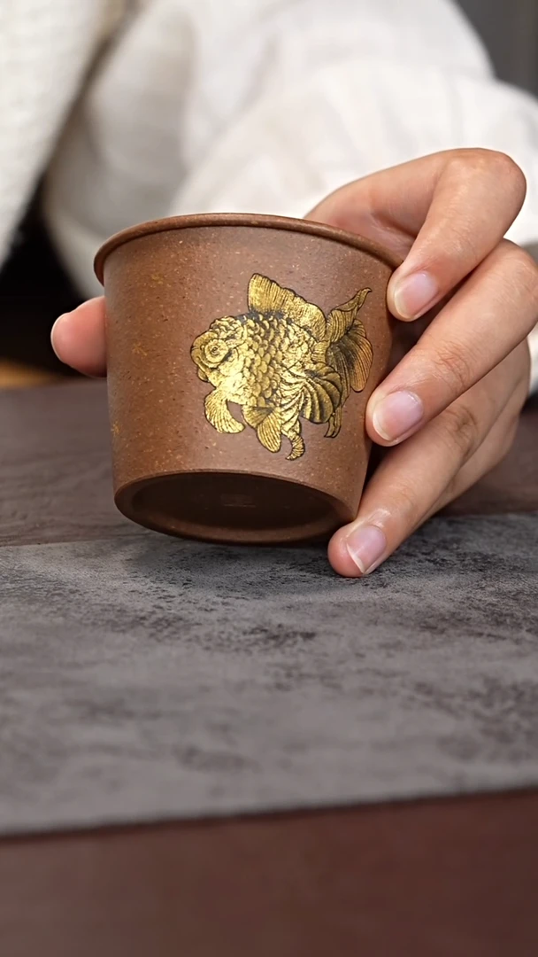 茶杯紫泥金绘金鱼 洋桶杯
