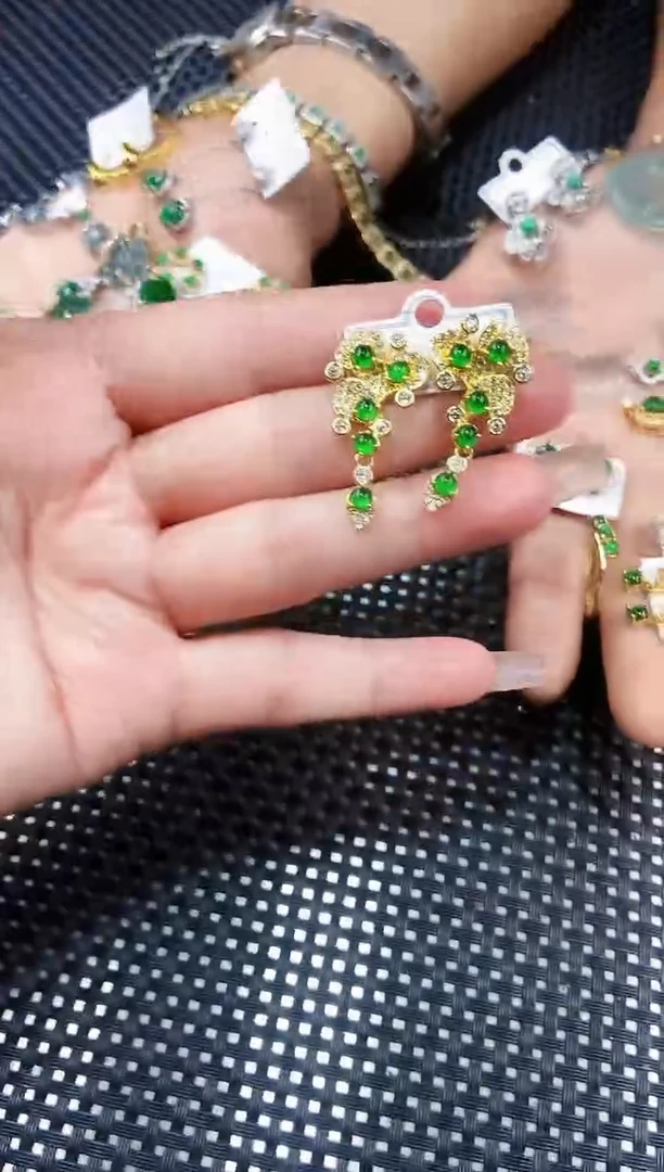 【闪购商品】翡翠耳饰未镶嵌111111111
