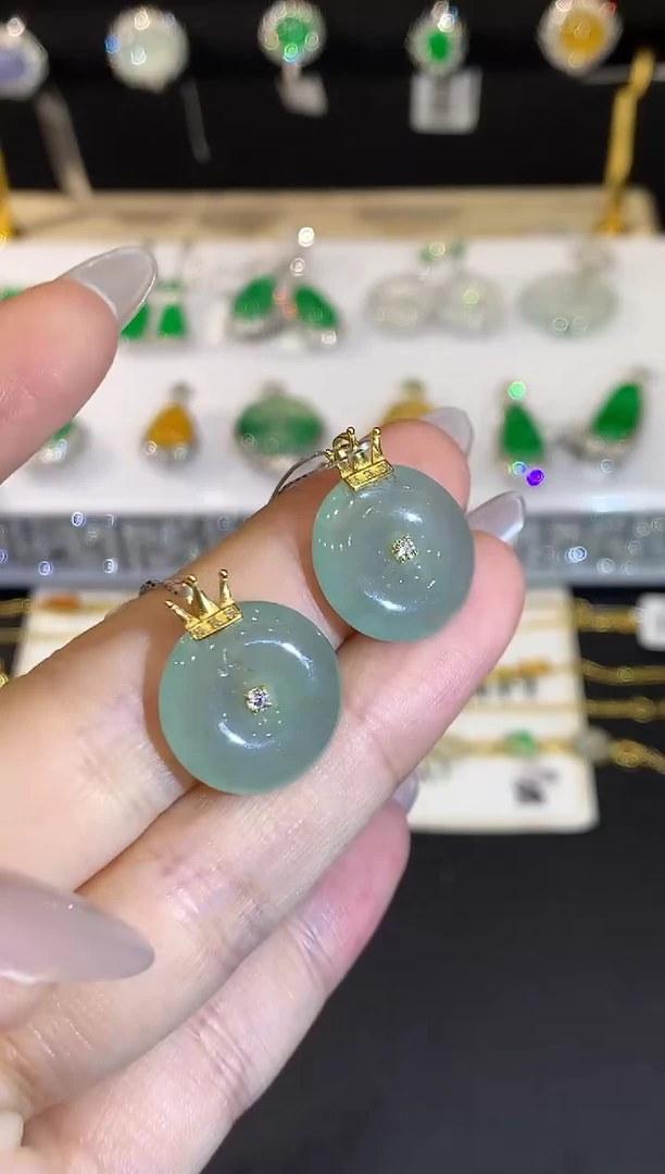 翡翠18K金镶嵌吊坠(不含链)L1430多样性发其一