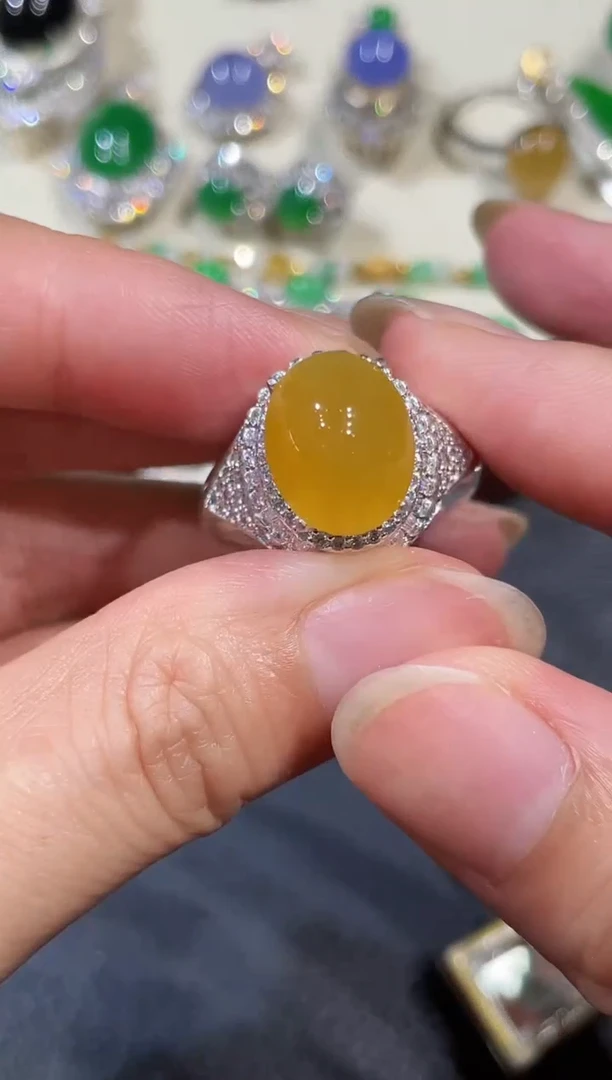翡翠戒指未镶嵌蛋面