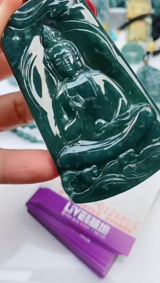 【闪购商品】翡翠颈饰未镶嵌             