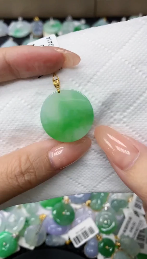 颈饰18K金镶嵌翡翠11111111111