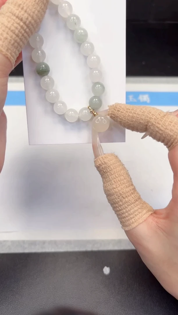 【闪购商品】石英质玉手镯未镶嵌0000000