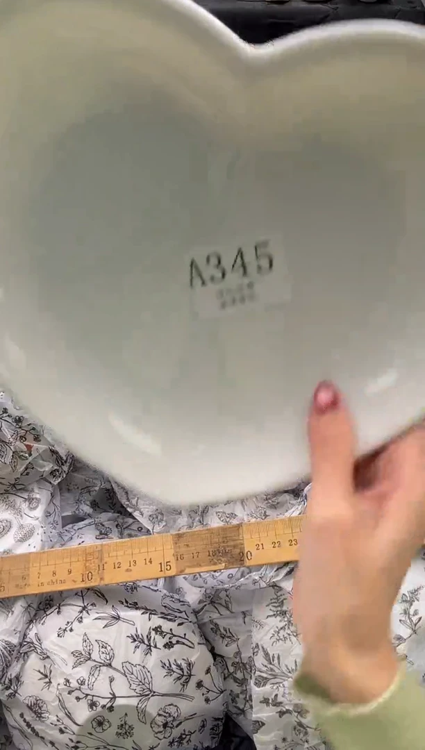 瓷片动**人       A345