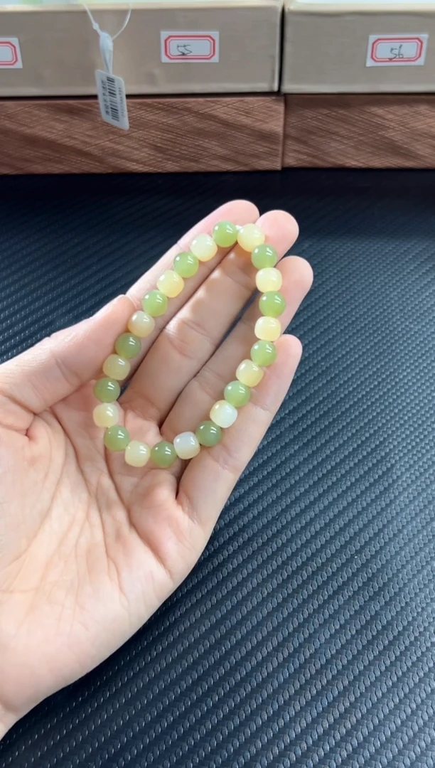 未镶嵌手串和田玉且末微色差金+若卡7*8
