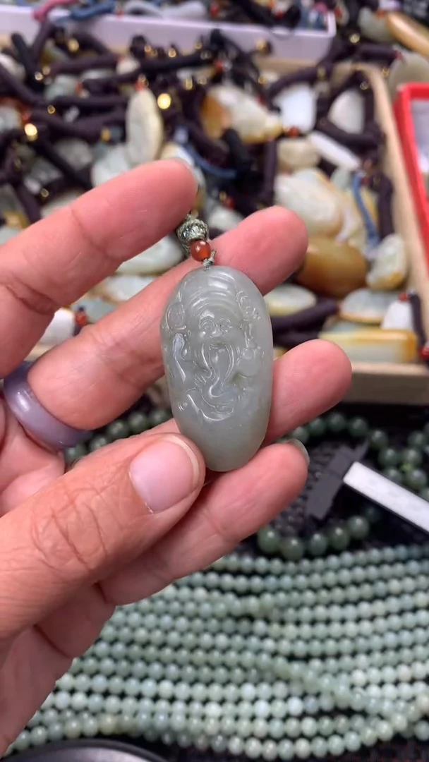 【闪购商品】和田玉颈饰未镶嵌多样性发货没有证书拍一发一有瑕