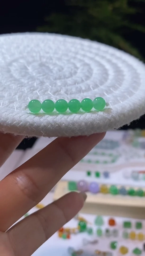 未镶嵌定制翡翠卡5+珠珠一组六个 买断不退换