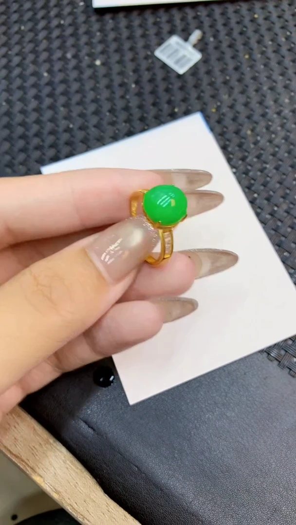 颈饰未镶嵌翡翠1