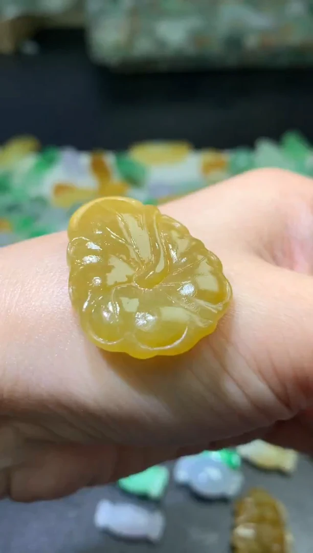 未镶嵌定制翡翠毛货  31.6-24-4.4