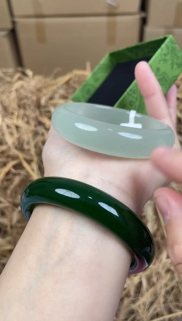 未镶嵌手镯石英质玉D-1024