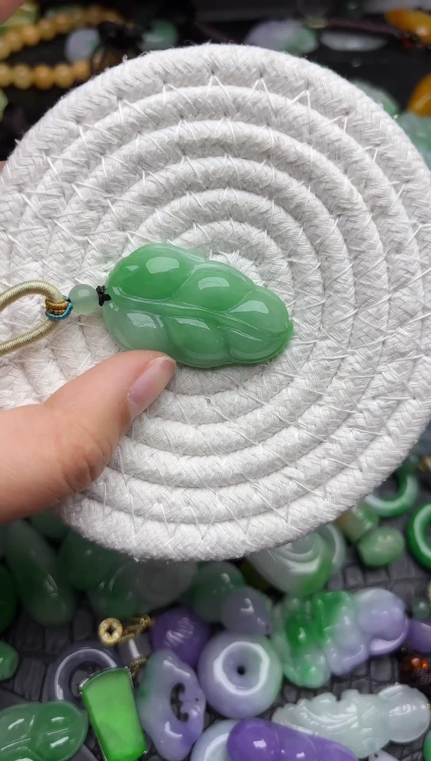 颈饰未镶嵌翡翠缅甸翡翠吊坠