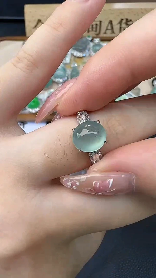 18K金镶嵌戒指翡翠戒指33