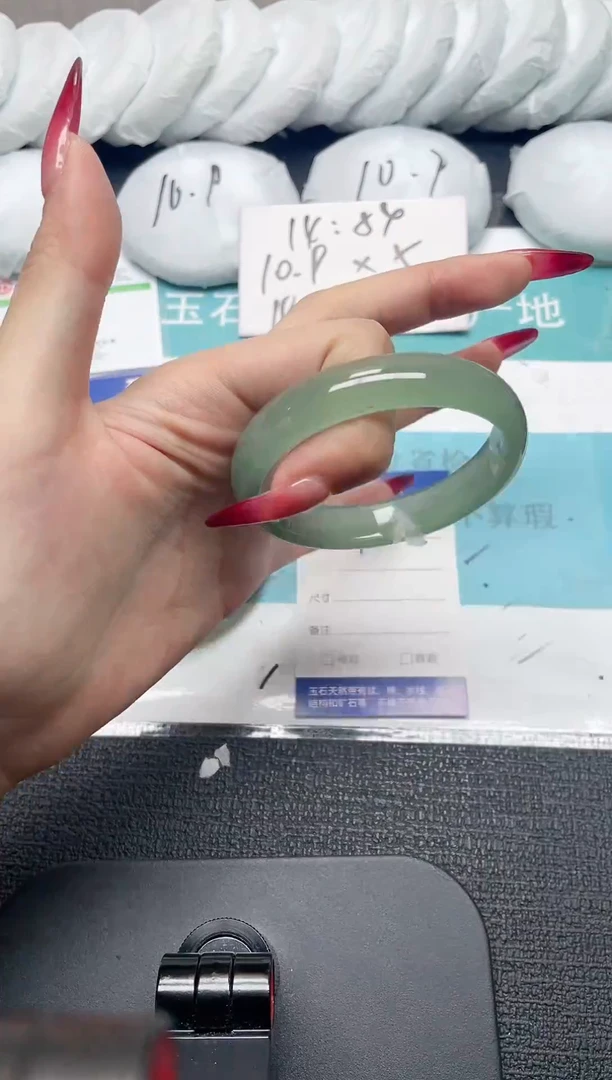 未镶嵌手镯石英质玉74-55