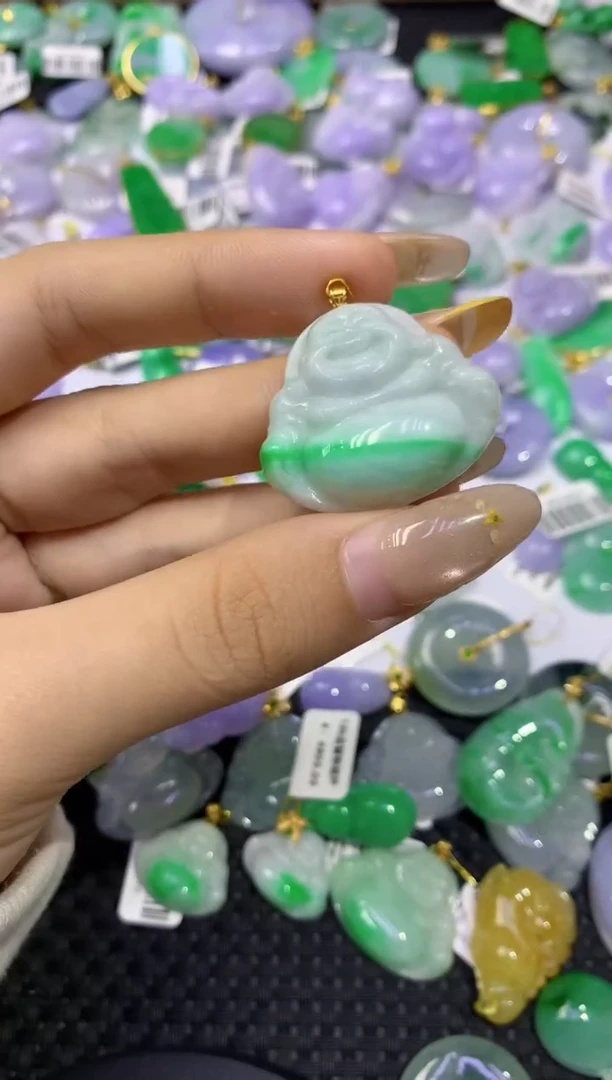 颈饰18K金镶嵌翡翠天然缅甸翡翠A货