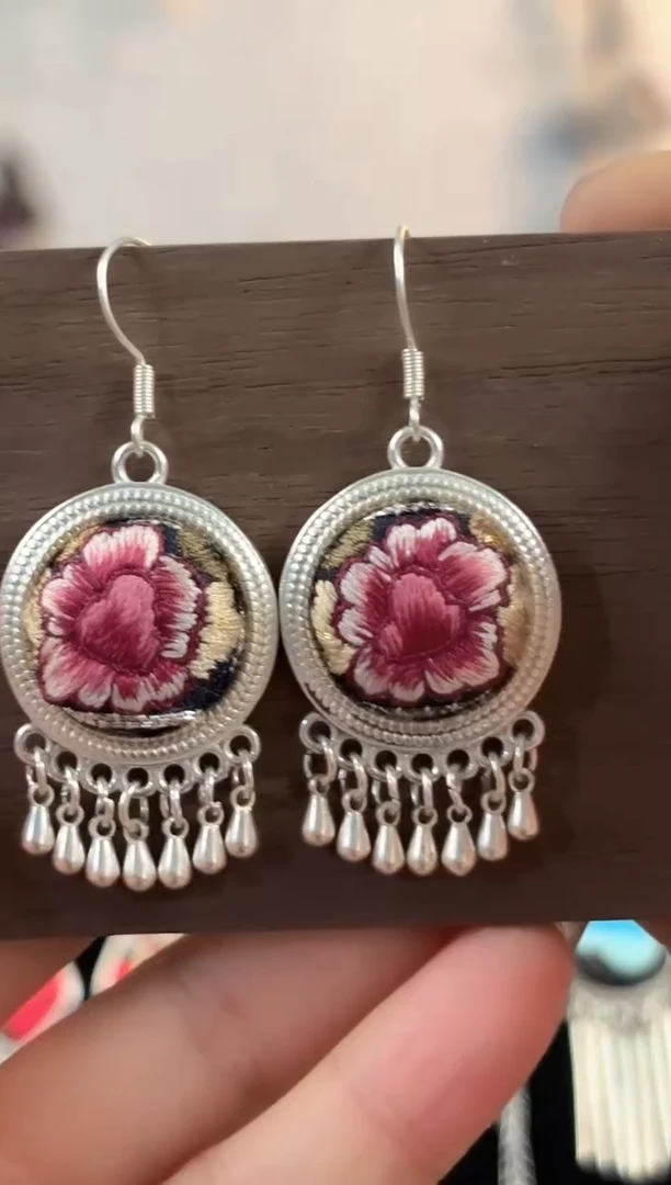 织绣彩云南阁非遗老绣饰品049