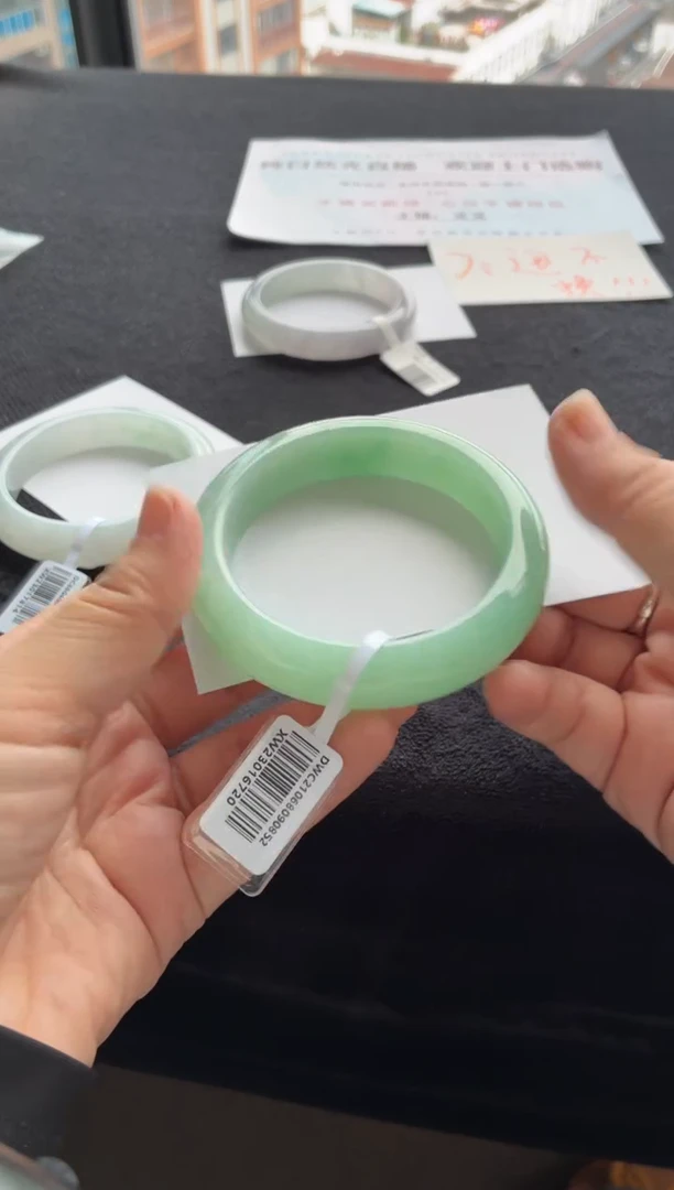 未镶嵌手镯翡翠买断价XW23016720