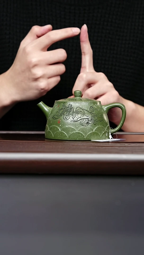 紫砂壶宜兴紫砂 莲韵壶 撒银墨绿泥 赵辉