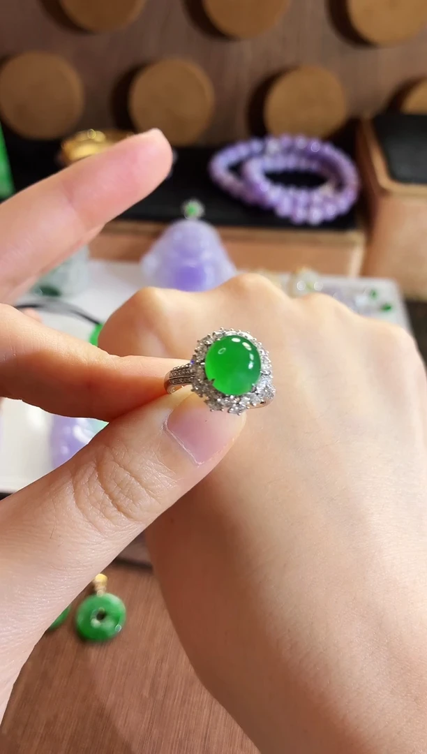 翡翠戒指18K金镶嵌手饰