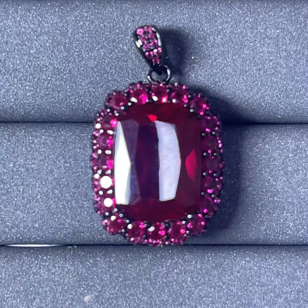 宝阁甄选红紫方吊坠390