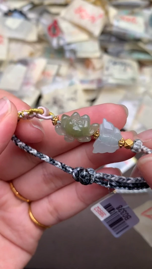 翡翠挂件未镶嵌—