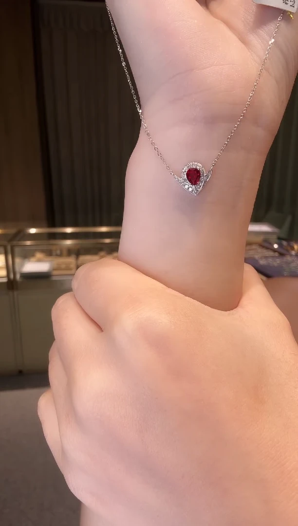 铂Pt950镶嵌项链钻石皇冠