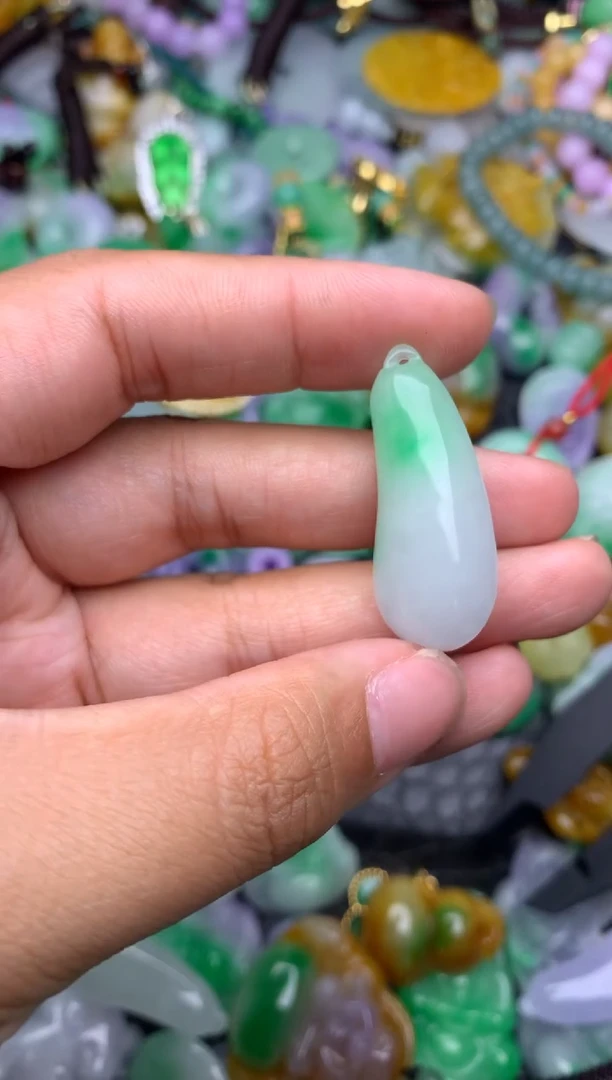 颈饰未镶嵌翡翠缅甸翡翠吊坠