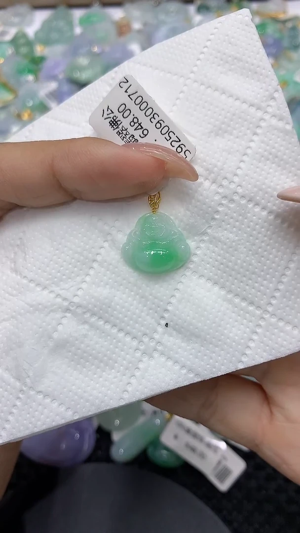 颈饰18K金镶嵌翡翠111111111111