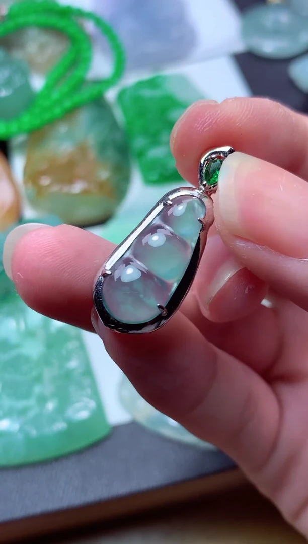 翡翠未镶嵌颈饰天然翡翠