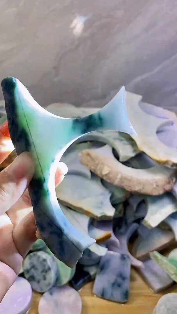 裸石翡翠纯天然缅甸翡翠405