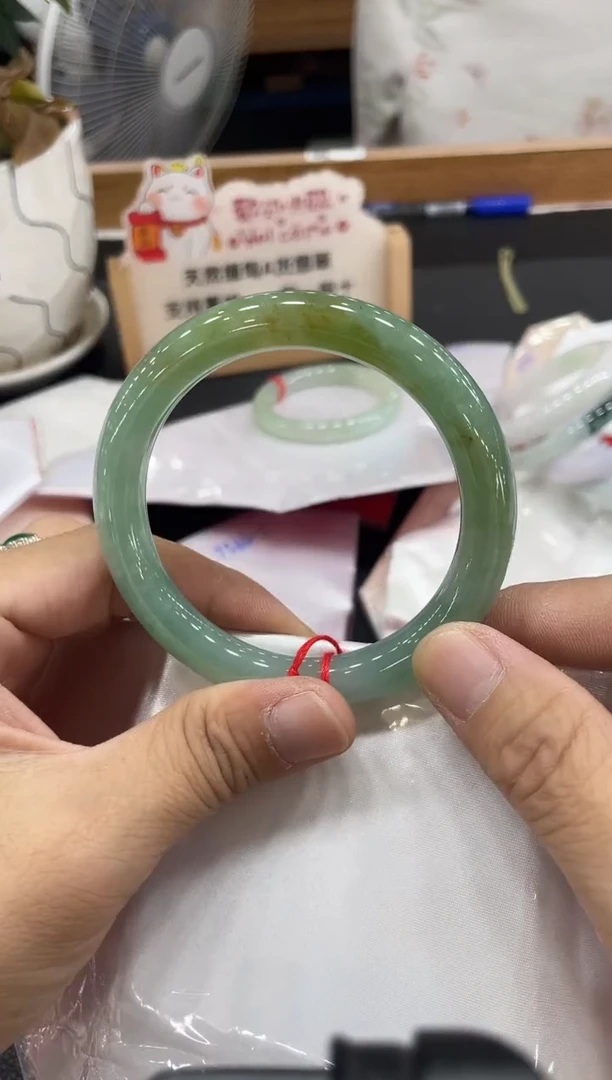 翡翠手镯未镶嵌1111111111111111111