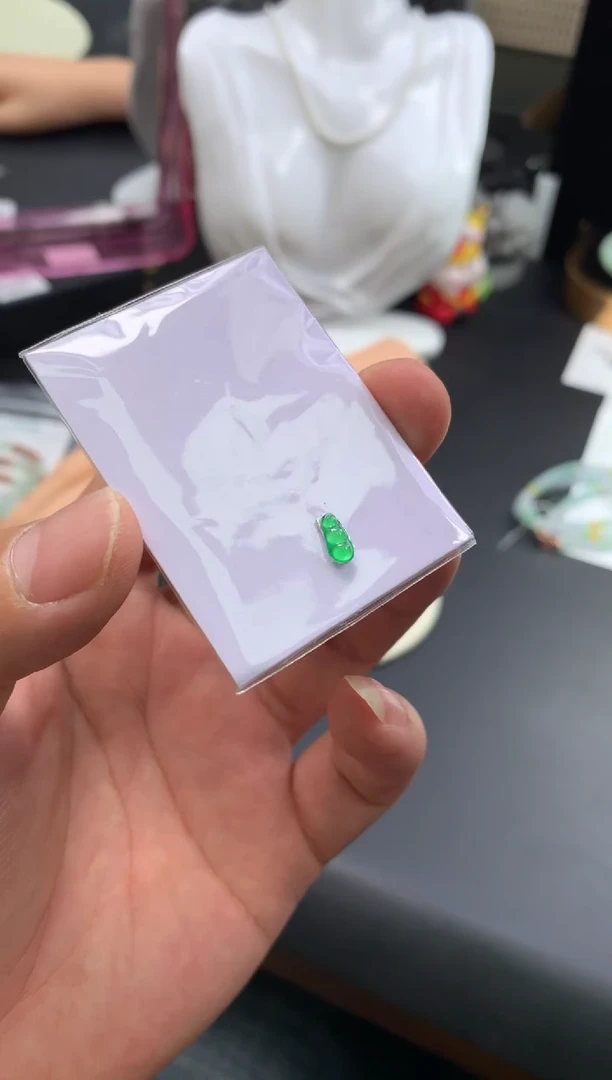 未镶嵌定制翡翠48小时鉴赏期 退货不扣服务费
