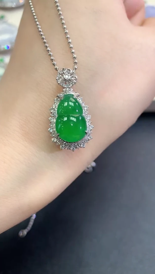 【闪购商品】翡翠颈饰18K金镶嵌C55