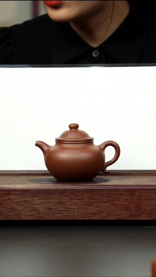 紫砂茶壶红降坡 莲子